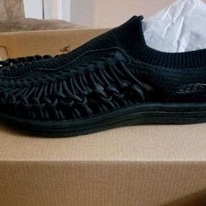 BRAND NEW KEEN uneek